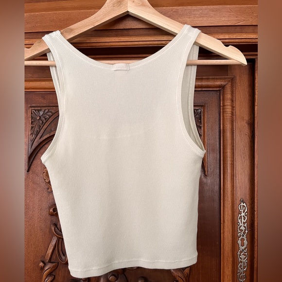 SKIMS Ribbed Cropped Tank - Picture 2 of 5